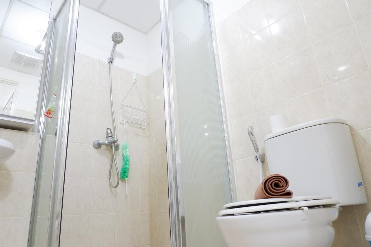 Homey 1Br At The Wave Near Epicentrum Kuningan By Travelio Jakarta Exteriör bild